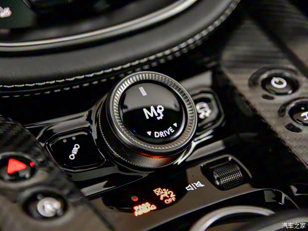 阿斯頓·馬丁 阿斯頓·馬丁DBX 2023款 4.0T V8 707