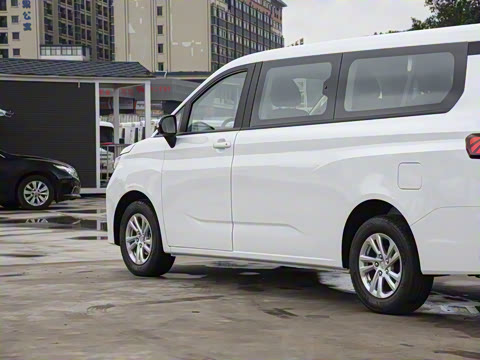 2023款 2.0L 长轴创享型 9座 2023款 2.0L 长轴创享型 9座