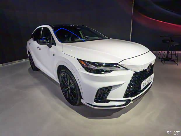 雷克萨斯 雷克萨斯RX 2023款 500h F SPORT Performance 中国台湾版