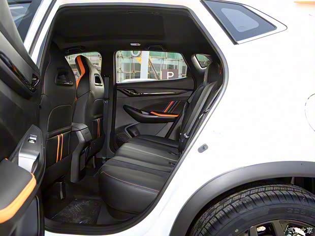 长安汽车 长安欧尚X5 2022款 1.5T DCT飓风音速版