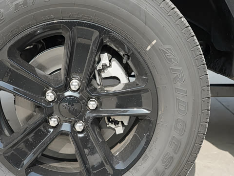 2022款 2.0T 高地四门版 2022款 2.0T 高地四门版