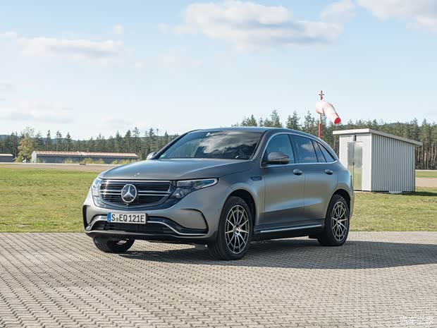 梅赛德斯-EQ 奔驰EQC(海外) 2018款 EQC 400 梅赛德斯-EQ 奔驰EQC(海外) 2018款 EQC 400