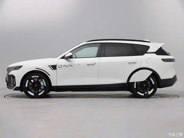 岚图汽车 岚图FREE 2022款 DNA联名 增程版 岚图汽车 岚图FREE 2022款 DNA联名 增程版