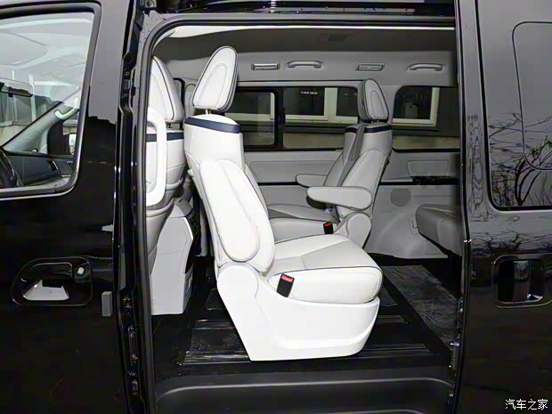 東風(fēng)風(fēng)行 風(fēng)行M7 2022款 領(lǐng)爵款 2.0T 自動侯爵版