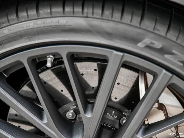 阿斯頓·馬丁 阿斯頓·馬丁DBX 2023款 4.0T V8 707