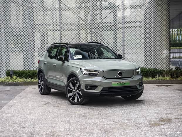 沃爾沃亞太 沃爾沃XC40新能源 2021款 純電 四驅(qū)智雅運(yùn)動版