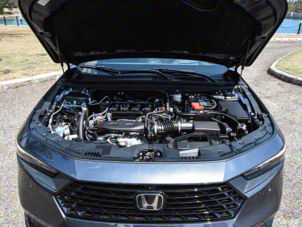 广汽本田 雅阁 2023款 260TURBO 旗舰版 广汽本田 雅阁 2023款 260TURBO 旗舰版