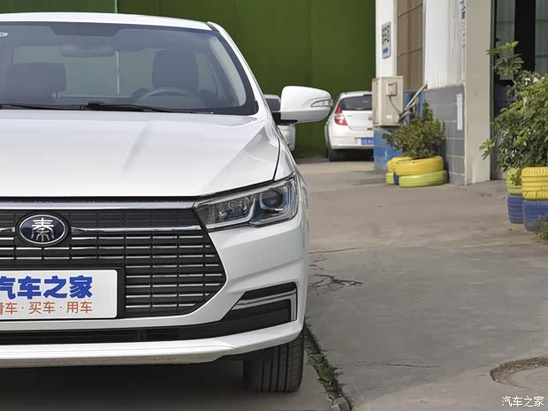 比亚迪 秦新能源 2021款 出行标准版