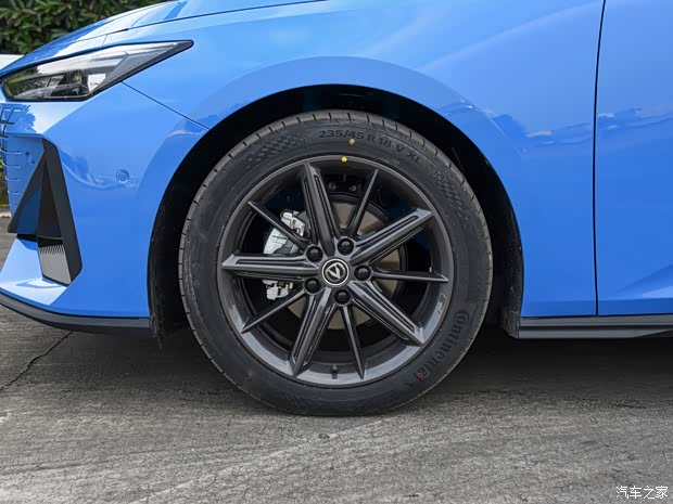 长安汽车 长安UNI-V 2022款 1.5T 智慧领航型