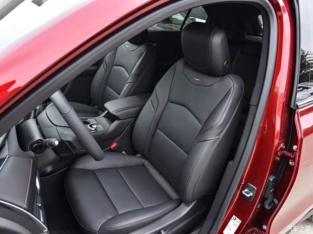 上汽通用凱迪拉克 凱迪拉克XT4 2022款 28T 四驅(qū)鉑金運動版