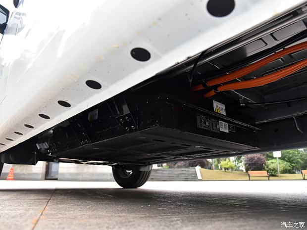 远程 远程星享V 2023款 V6E PLUS 远程智芯46.08kWh 尊享版