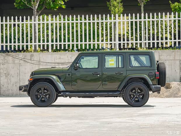 Jeep(进口) 牧马人 2022款 2.0T 高地丛林绿限量版