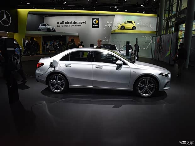 奔驰(进口) 奔驰A级新能源(进口) 2020款 A 250 e 奔驰(进口) 奔驰A级新能源(进口) 2020款 A 250 e