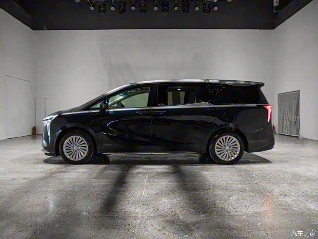 上汽通用别克 别克GL8 2023款 世纪CENTURY 四座