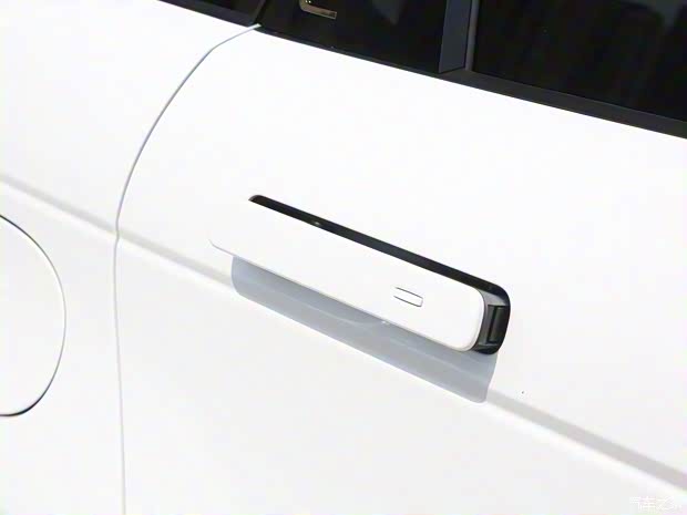 奇瑞捷豹路虎 攬勝極光 2023款 極光L 249PS 奢享版