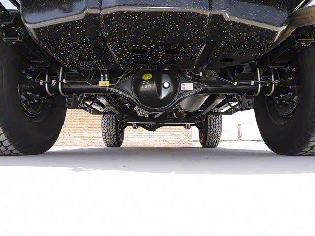 北京汽車(chē)制造廠 212 2023款 狙擊手 2.4T 手動(dòng)輕裝款