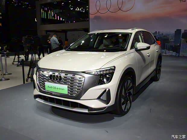 上汽奥迪 奥迪Q5 e-tron 2022款 40 e-tron 星耀型 锦衣套装 上汽奥迪 奥迪Q5 e-tron 2022款 40 e-tron 星耀型 锦衣套装