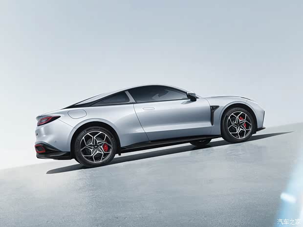 合众汽车 哪吒GT 2023款 基本型 合众汽车 哪吒GT 2023款 基本型