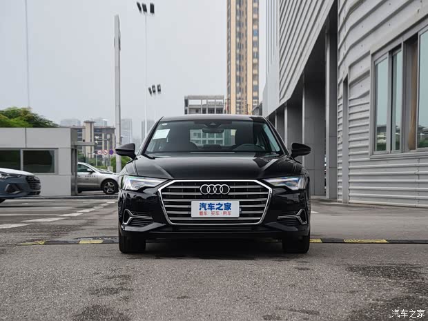 一汽奥迪 奥迪A6L 2022款 改款 40 TFSI 豪华致雅型