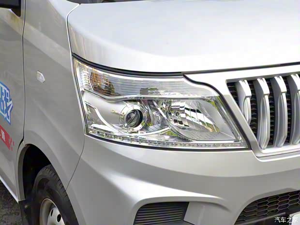 長安凱程 長安睿行M60 2023款 1.5L GDI精英型客車6/7座