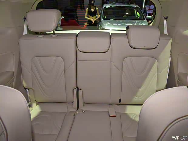 广汽乘用车 传祺M8 2021款 大师系列 390T 旗舰版