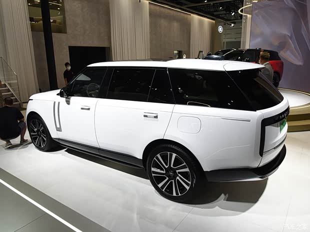 路虎(進(jìn)口) 攬勝新能源 2023款 插電混動 典范加長版