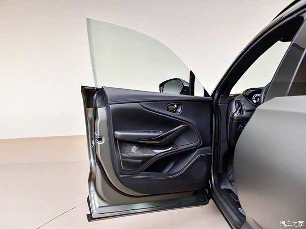 阿斯頓·馬丁 阿斯頓·馬丁DBX 2023款 4.0T V8 707