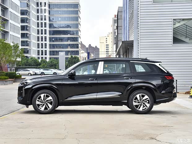 上汽奧迪 奧迪Q6 2023款 40 TFSI quattro 觀云型 飛騎套裝