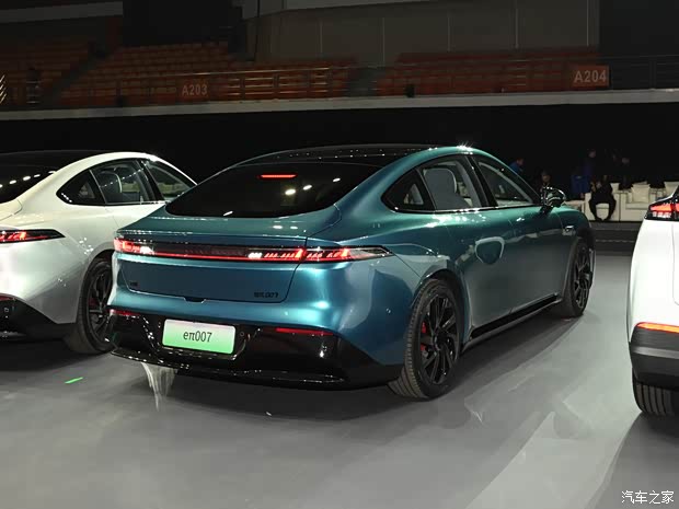 東風(fēng)乘用車 東風(fēng)eπ 007 2023款 基本型