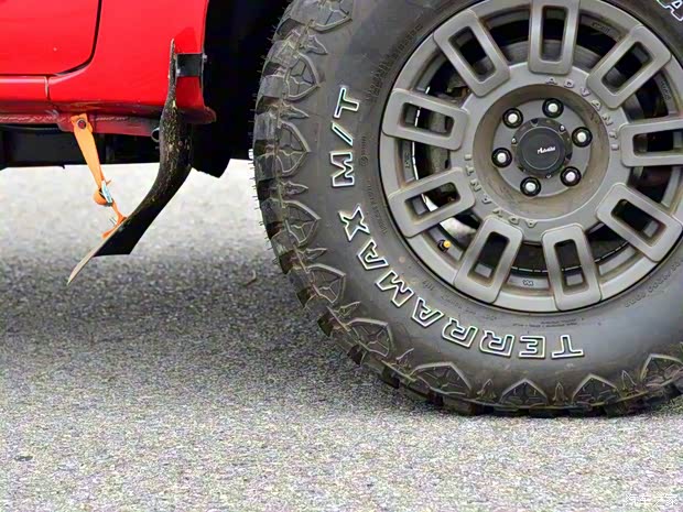 鄭州日產(chǎn) 納瓦拉 2017款 2.5L手動四驅(qū)旗艦版QR25