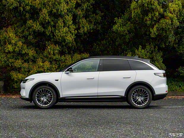 零跑汽车 零跑C11 2023款 纯电 650智享版 零跑汽车 零跑C11 2023款 纯电 650智享版