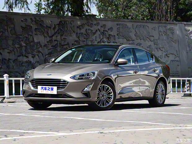 長(zhǎng)安福特 福克斯 2019款 三廂 EcoBoost 180 自動(dòng)鋒耀型
