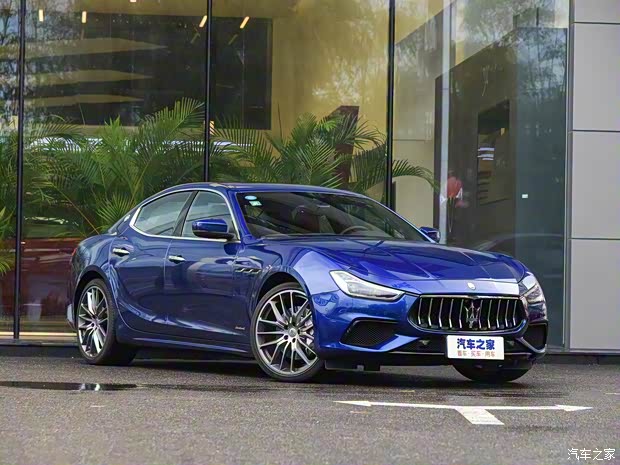 瑪莎拉蒂 Ghibli 2019款 3.0T 430Hp 運(yùn)動(dòng)版 國VI 瑪莎拉蒂 Ghibli 2019款 3.0T 430Hp 運(yùn)動(dòng)版 國VI