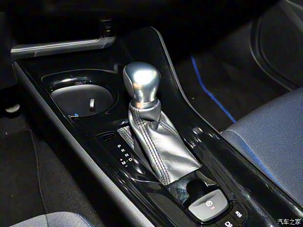 广汽丰田 丰田C-HR 2018款 2.0L 领先版