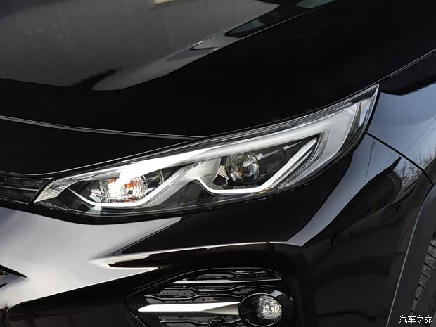 广汽丰田 威兰达 2020款 2.0L CVT两驱尊贵版 广汽丰田 威兰达 2020款 2.0L CVT两驱尊贵版