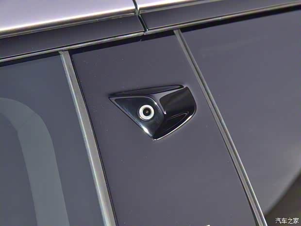 华人运通 高合HiPhi Y 2023款 四驱基本型 三元锂 华人运通 高合HiPhi Y 2023款 四驱基本型 三元锂