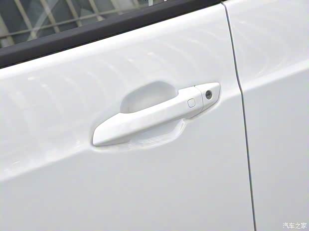 比亚迪 秦新能源 2021款 出行标准版