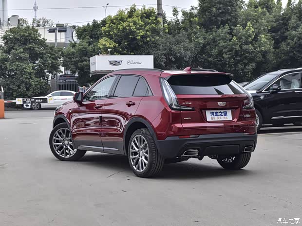 上汽通用凱迪拉克 凱迪拉克XT4 2022款 28T 四驅(qū)鉑金運動版