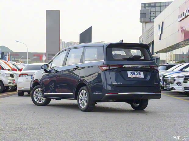 上汽通用五菱 五菱佳辰 2022款 1.5T CVT智享豪华型 上汽通用五菱 五菱佳辰 2022款 1.5T CVT智享豪华型