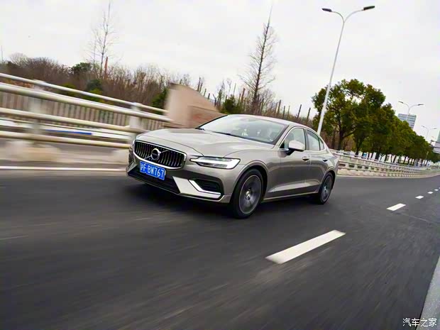 沃爾沃亞太 沃爾沃S60 2020款 T4 智遠(yuǎn)豪華版