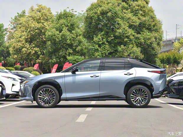 雷克萨斯 雷克萨斯RZ 2023款 450e 四驱纵领版 雷克萨斯 雷克萨斯RZ 2023款 450e 四驱纵领版