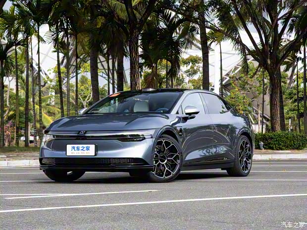 極氪 極氪007 2024款 四驅(qū)智駕版 100kWh