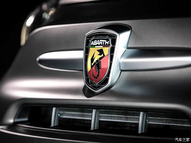 菲亚特(进口) 菲亚特500 2020款 595 Abarth Pista 菲亚特(进口) 菲亚特500 2020款 595 Abarth Pista