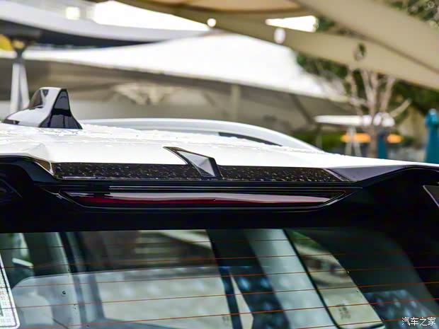 上汽集团 荣威RX5 eMAX 2022款 PHEV无畏尊荣版