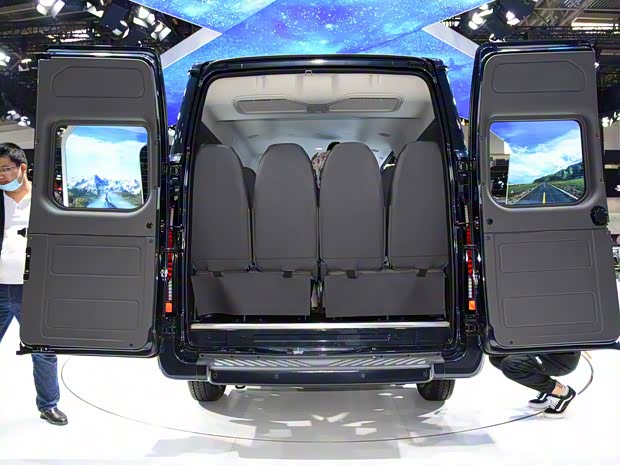 江铃福特 新世代全顺 2021款 2.2T Pro AMT豪华型客车长轴10-15座高顶国VI 江铃福特 新世代全顺 2021款 2.2T Pro AMT豪华型客车长轴10-15座高顶国VI