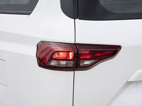 2023款 2.0L 长轴创享型 9座 2023款 2.0L 长轴创享型 9座