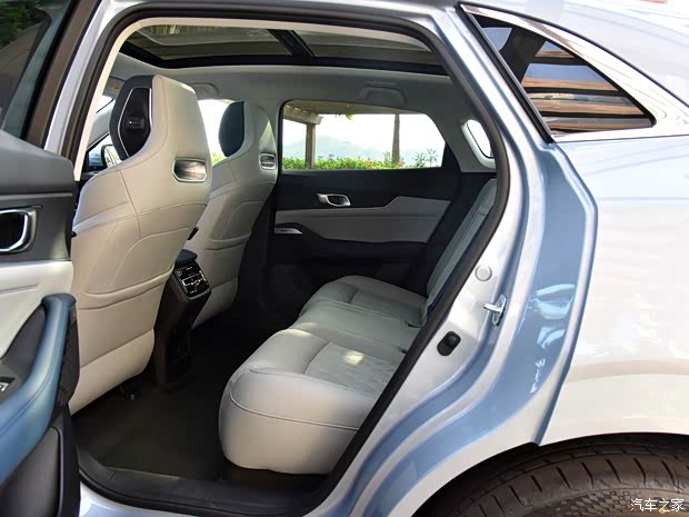 长安汽车 长安UNI-K新能源 2022款 蓝鲸iDD 1.5T 尊贵型