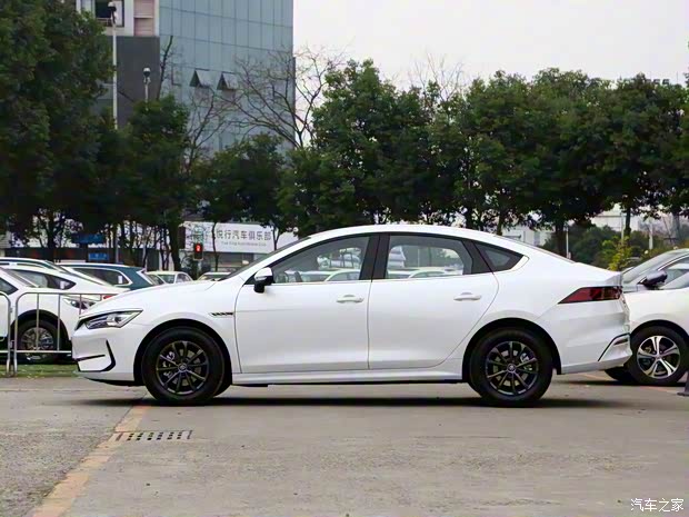 比亞迪 秦PLUS 2021款 EV 400KM 領(lǐng)暢版