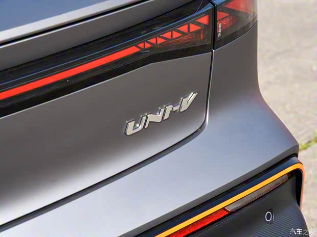 长安汽车 长安UNI-V 2022款 运动版 长安汽车 长安UNI-V 2022款 运动版