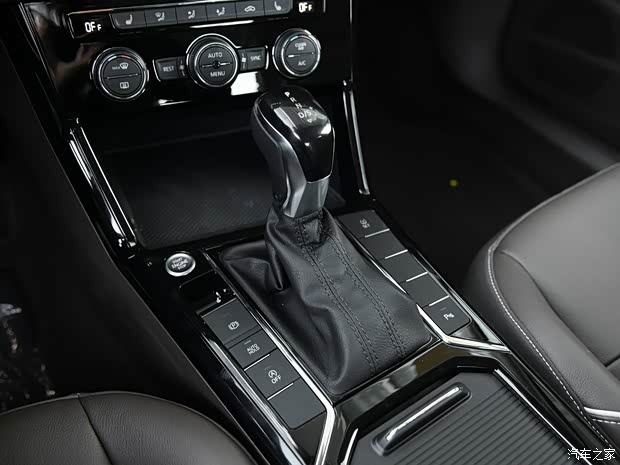 上汽大众 帕萨特 2019款 330TSI 精英版 上汽大众 帕萨特 2019款 330TSI 精英版